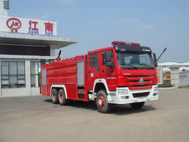 重汽豪沃消防車(chē)